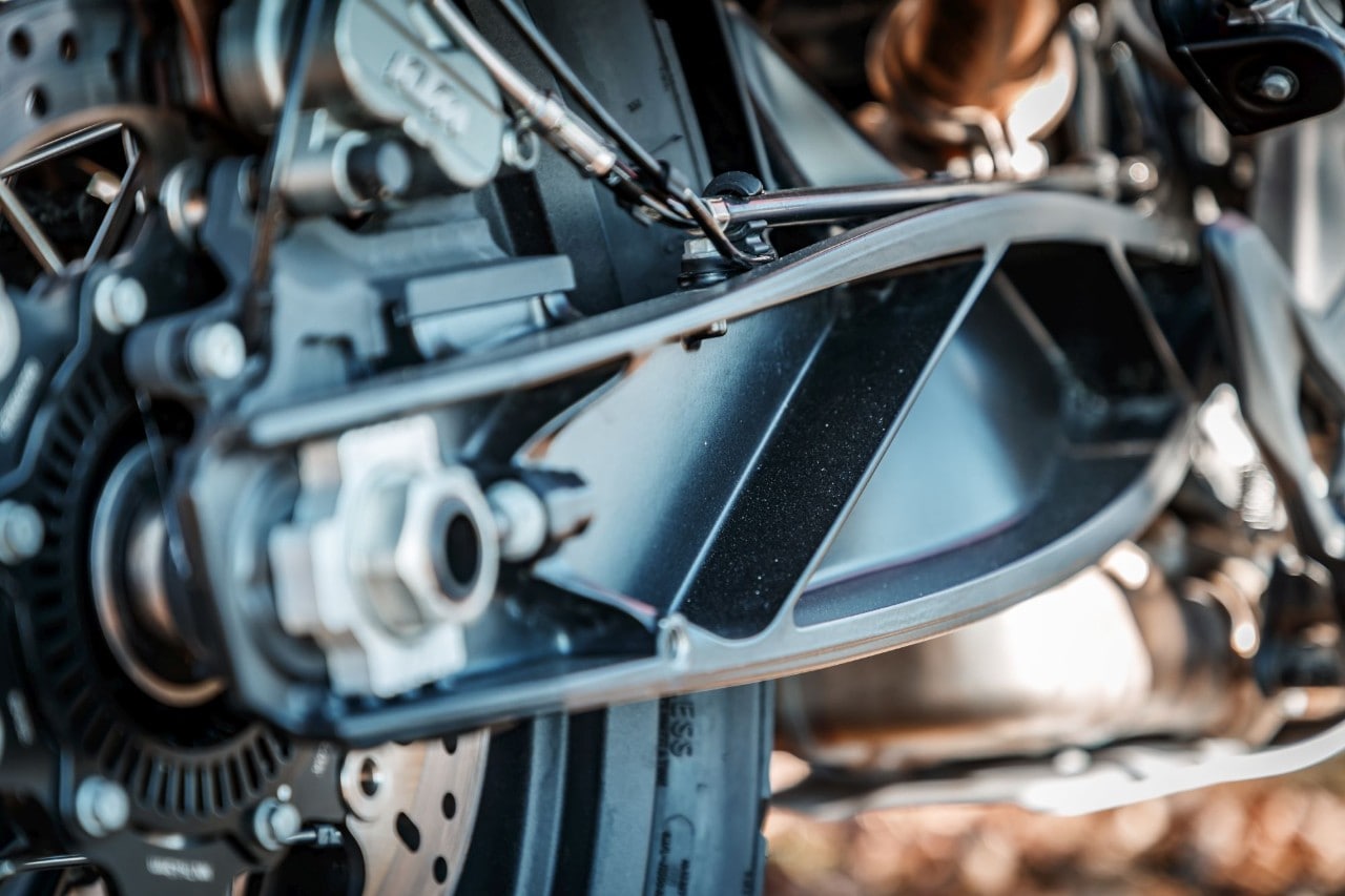 KTM 890 Adventure: crossover senza limiti